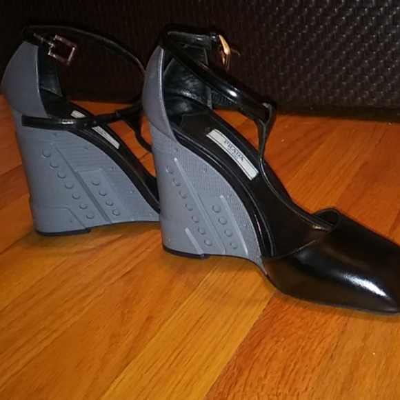 Prada Wedged heels - Picture 2 of 4